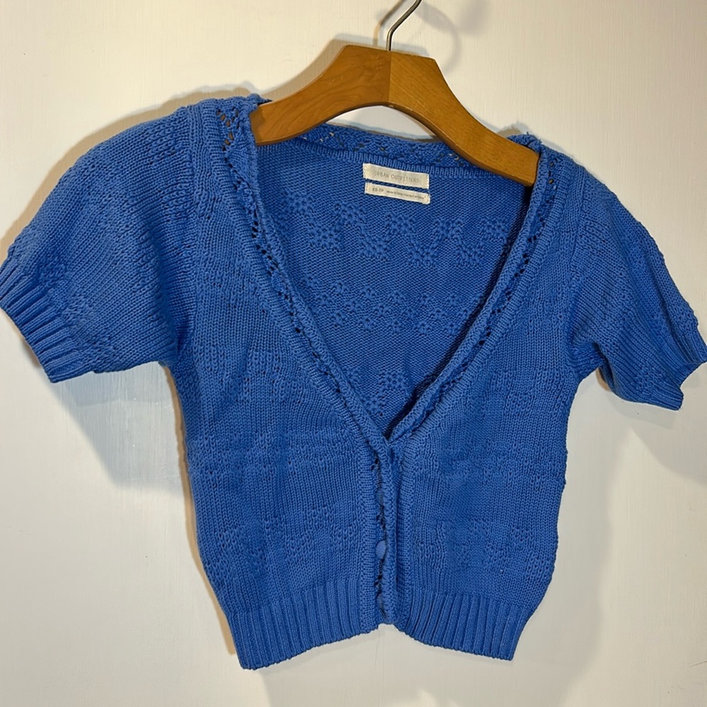 Urban Outfitters XS blue cropped top sweater short sleeve